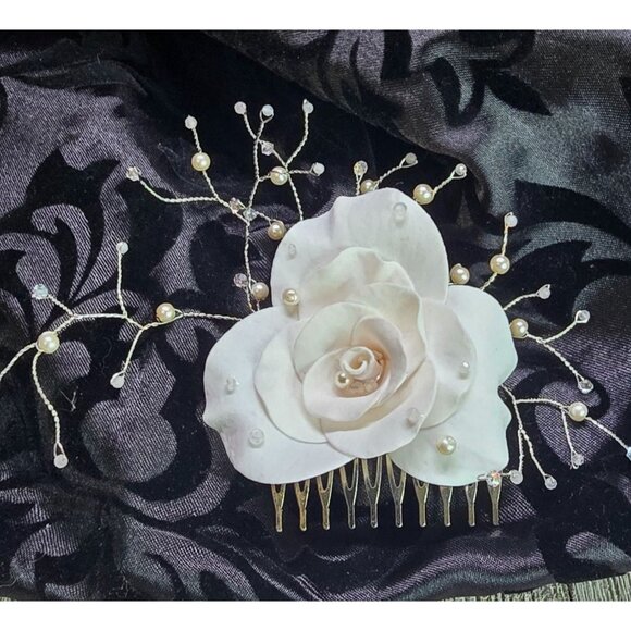 Elegant Handcrafted Glass Pearl Moonstone and Rose Quartz White Rose Hair comb - Picture 5 of 9